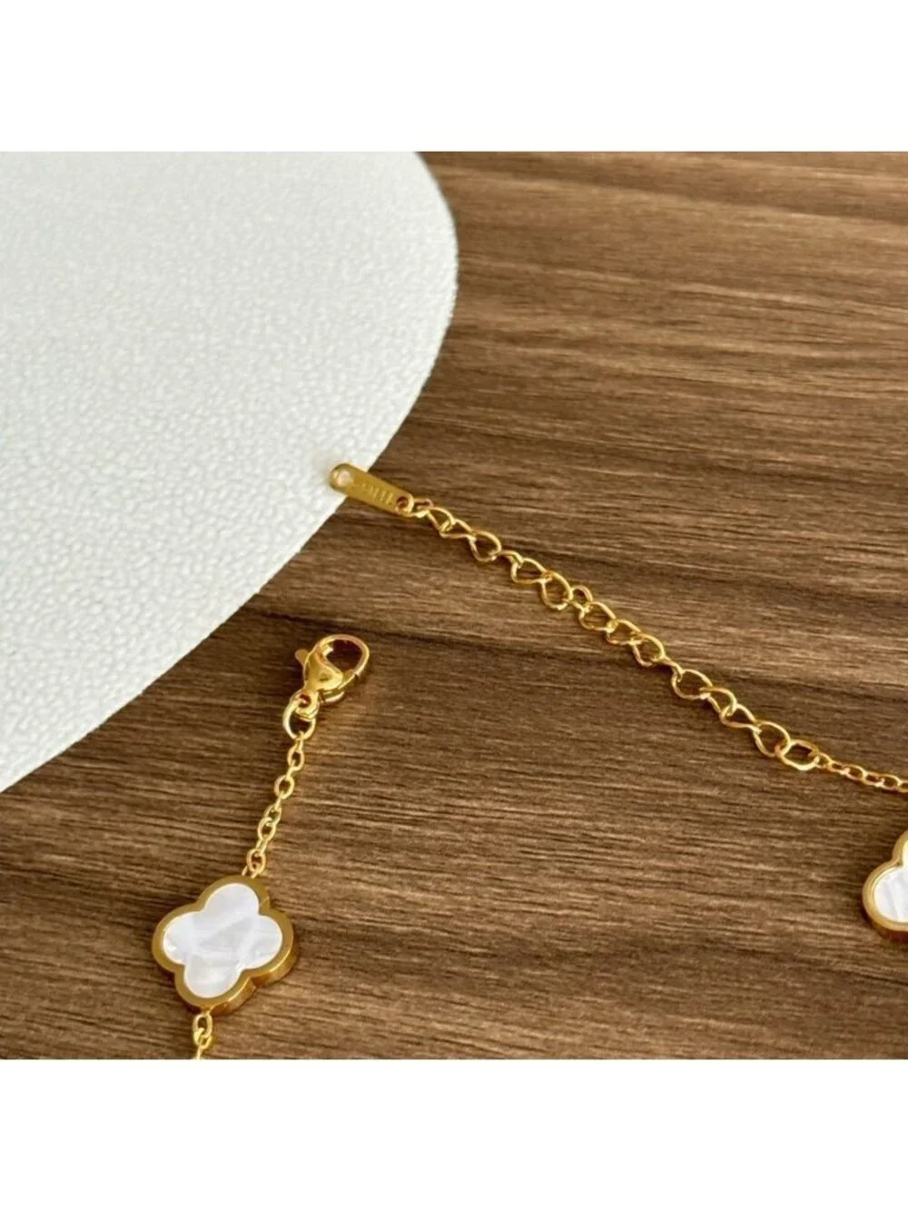 white flower bracelet Q195